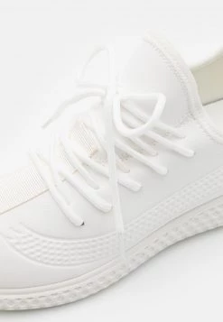 RAID TOMAS Baskets Basses White Homme -Pas Cher RAID Boutique 018d43c9369f410281fd0f837661afd5