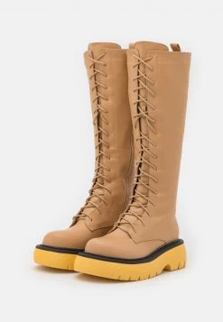 RAID Femme COLIRA Bottes à Lacets Nude -Pas Cher RAID Boutique 0ba1f064691e40299941b56b64db746a