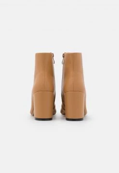 RAID Femme HOLLIS Boots à Talons Camel -Pas Cher RAID Boutique 10bdf89bb146479999002e1aad097efd