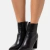 RAID NETHRA Bottines Black Femme -Pas Cher RAID Boutique 1194176fc84f44a18b5e65fe4a32a7d4