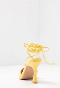 RAID Femme ZUMI Escarpins à Talons Hauts Yellow -Pas Cher RAID Boutique 13a990c7de1f4f1c80a37934c6258bcb