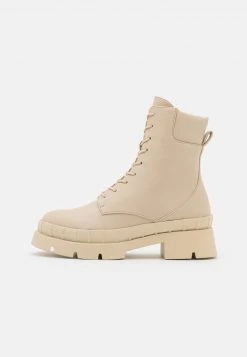 RAID Femme PRESTONE CHUNKY BOOT Bottines à Plateau Ecru -Pas Cher RAID Boutique 1e94fc33420f46ff8f266a978edb9c4f