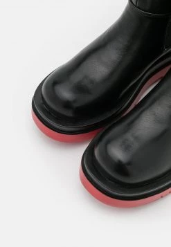 RAID DRELLAH Bottes à Plateau Black Femme -Pas Cher RAID Boutique 2360b1d5833341bca73fb8a65d35f998