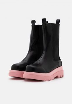 RAID Femme KENDALL Bottes à Plateau Black -Pas Cher RAID Boutique 29eb1aa0900a437ca15c2c36bda2a9a2