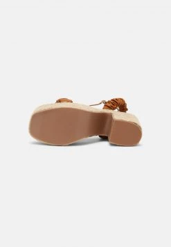 RAID REMINGTON Sandales à Plateforme Brown Femme -Pas Cher RAID Boutique 2a6cdd62dc9c4c0baacd05ad93bfd481