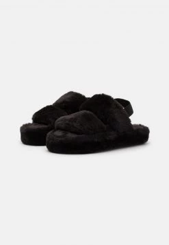 RAID STRIPE Chaussons Black Femme 10 RAID STRIPE Chaussons Black Femme -Pas Cher RAID Boutique 345cf5e0606e463497dac327b4f24bfc