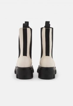 RAID Femme ARIVAH Bottines à Plateau Off White -Pas Cher RAID Boutique 37d2bb0e1ace48538d246579ab505bb2