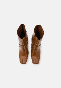 RAID Femme SILONNA Bottines à Talons Hauts Brown -Pas Cher RAID Boutique 3b5a4dfbe9ed46fd9067ee8fa8ce6d29