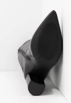 RAID Bottes à Talons Hauts Black Femme -Pas Cher RAID Boutique 41a26337188f405899c3bdc33334a6af