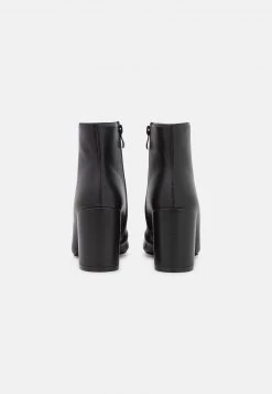 RAID HOLLIS Boots à Talons Black Femme -Pas Cher RAID Boutique 41a96f1762bc485992de25023acd62d4