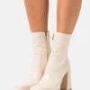 RAID SILONNA Bottines à Talons Hauts Off White Femme -Pas Cher RAID Boutique 43d71ab6ed6240c3a36907175fc2bd69
