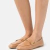 RAID Femme VELLA Mocassins Nude -Pas Cher RAID Boutique 46742c3c5d9c455485af75d6ad80f530