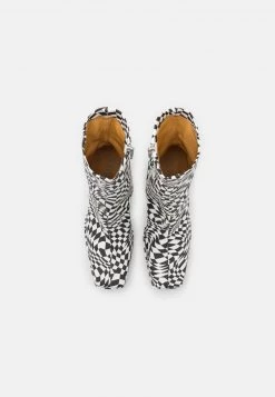 RAID SILONNA Bottines à Talons Hauts Black Femme -Pas Cher RAID Boutique 4a4014fbdece4ae4b1a1b9d487206f47