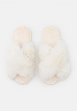 RAID IRA Chaussons Cream Femme 13 RAID IRA Chaussons Cream Femme -Pas Cher RAID Boutique 4b2b0cf483834b118e2196919fcaa99f