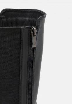 RAID BURST Bottes à Plateau Black Femme -Pas Cher RAID Boutique 4d05b18df08442c1bd8e8c8607325ec1