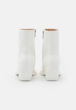 RAID Femme CELINA Bottines White -Pas Cher RAID Boutique 4d791b2860b44cc0a528c59c85a9fd21