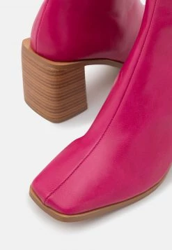 RAID BLICK Bottes Fuchisa Pink Femme -Pas Cher RAID Boutique 52e087e15cca47d7a09d07404fb35f19