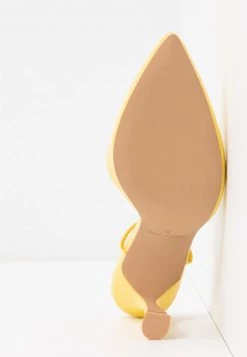 RAID Femme ZUMI Escarpins à Talons Hauts Yellow -Pas Cher RAID Boutique 5650036231ad4ff3b95537b24a538718