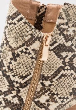 RAID Femme KEYLA Bottines à Talons Hauts Beige -Pas Cher RAID Boutique 6785bfe54c2e4d21ba86265f03dbbbfa