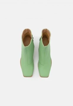 RAID Femme STEFANIA Bottines Mint -Pas Cher RAID Boutique 6891a72537b047b59ffce0ffec9bfa5e