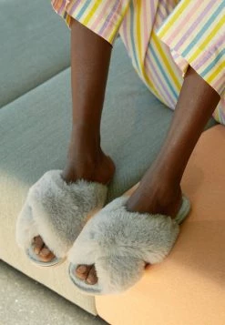 RAID Femme IRA Chaussons Light Grey -Pas Cher RAID Boutique 6c2dc91a8d4b4db493861a21da16834b