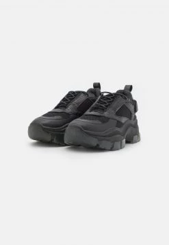 RAID MALIBU Baskets Basses Black Femme -Pas Cher RAID Boutique 716177b4f757461cb6f5822d92079269