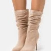 RAID Femme AIDEN Bottes à Talons Hauts Taupe -Pas Cher RAID Boutique 71a435a76fd04d6a84b25176099937cd