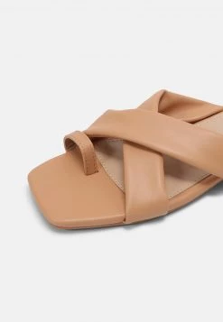 RAID ALIVIA Tongs Nude Femme 17 RAID ALIVIA Tongs Nude Femme -Pas Cher RAID Boutique 7205e272d37a4912842c16d7bcddd800