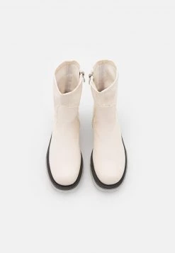 RAID STORMI Bottines à Plateau Offwhite Femme -Pas Cher RAID Boutique 7bd795a8510c4ac3a63e9e1fb28c983f