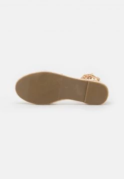 RAID CASPER Espadrilles Taupe/beige Femme -Pas Cher RAID Boutique 8294335bf0594c0f9beac463182147b0