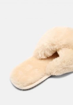 RAID DEANA Chaussons Off White Femme -Pas Cher RAID Boutique 8573f847dd324a289d3b4a5d1cab79d4