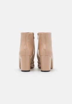 RAID Femme KOLA Boots à Talons Nude -Pas Cher RAID Boutique 9492c14c9cb44e95a827e5144b8489da