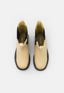 RAID KENDALL Bottes à Plateau Butter Yellow Femme -Pas Cher RAID Boutique 95ff344faa7040fb9a1c4ca1ff46e374