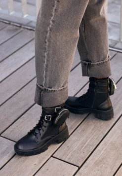 RAID TYLIN Bottines à Lacets Black Femme -Pas Cher RAID Boutique 98861a76749b422795b0421595c71b61