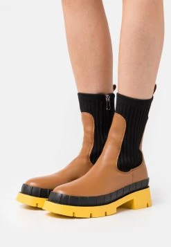 RAID FLORENCE Bottines à Plateau Brown Femme