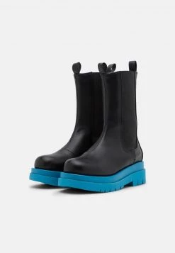 RAID Femme NEVILLE Bottes à Plateau Black -Pas Cher RAID Boutique 9efbe4dc874144e793886a423f20a511