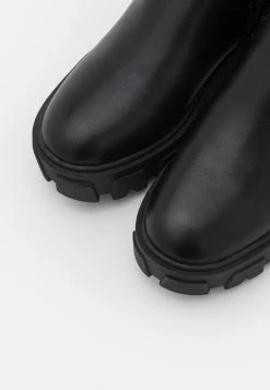 RAID DELIA Bottes à Plateau Black Femme -Pas Cher RAID Boutique a395006eec104f74b3c7c5dc642689af