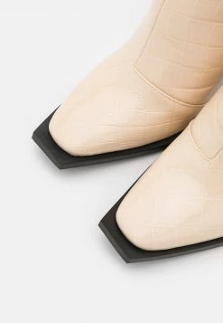 RAID Femme SPHERE Bottes à Talons Hauts Off White -Pas Cher RAID Boutique a708ff9d3ecf481e8541f2c34d534837