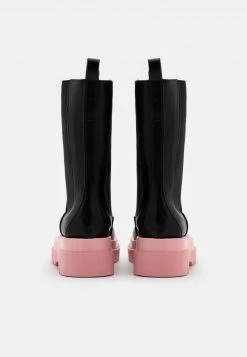 RAID Femme KENDALL Bottes à Plateau Black -Pas Cher RAID Boutique aa905e9dcf5c412b82496e087e316800