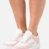 RAID Femme DEXTER Baskets Basses Pink/white -Pas Cher RAID Boutique af194ba64f854d03ba3abbbc66430da1