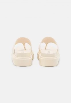 RAID LARRA Tongs Cream Femme -Pas Cher RAID Boutique af7cf84b61c145f184f9646276f8fd47