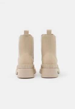 RAID Femme TURNER Bottines à Plateau Offwhite -Pas Cher RAID Boutique bc1415fdf7a14896b91ff08402d03901