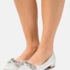 RAID SILAS Ballerines Ivory Femme -Pas Cher RAID Boutique bdb4e9c712a54443acf66db2e4b9aa2f