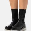 RAID NEVILLE Bottes à Plateau Black Femme -Pas Cher RAID Boutique c14718404e224cbe8f163815e8add085