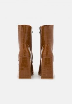 RAID Femme SILONNA Bottines à Talons Hauts Brown -Pas Cher RAID Boutique ca7ccfa3d48241fbaaac47af7b2455ce