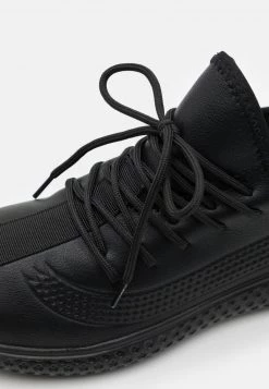 RAID Homme TOMAS Baskets Basses Black -Pas Cher RAID Boutique cca1aaad7920492ba7ada45017f2d6f1