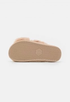 RAID IRA Chaussons Nude Femme -Pas Cher RAID Boutique d150bc3cac684776aea62470d00f8b7e