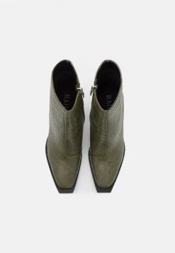 RAID Femme DELPHI Bottines Khaki 13 RAID Femme DELPHI Bottines Khaki -Pas Cher RAID Boutique d55d08e4e6b940af959cd358815c00d0