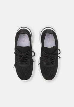 RAID Femme DELLA Baskets Basses Black -Pas Cher RAID Boutique d6356c7caf224d6c9c5aef4c44ff7fb2