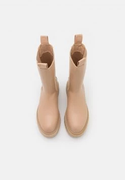 RAID CHERISH Bottes à Plateau Ecru Femme -Pas Cher RAID Boutique d715a5d990f14963a0cd7c4c00d3a578